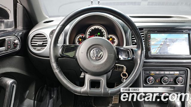 Volkswagen Beetle 2.0 TDI 3rd 2015 — фото 13