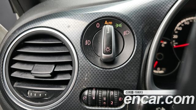 Volkswagen Beetle 2.0 TDI 3rd 2015 — фото 18
