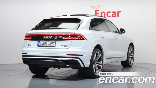 Audi Q8 (4M) 55 TFSI Quattro Premium 2023 — фото 2