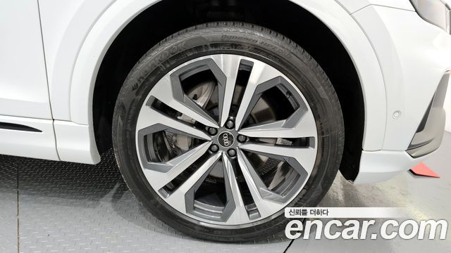 Audi Q8 (4M) 55 TFSI Quattro Premium 2023 — фото 5