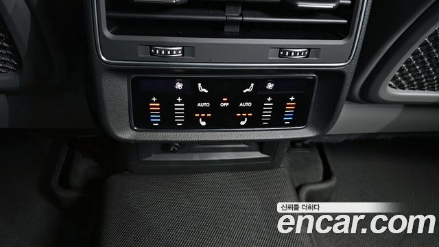 Audi Q8 (4M) 55 TFSI Quattro Premium 2023 — фото 17