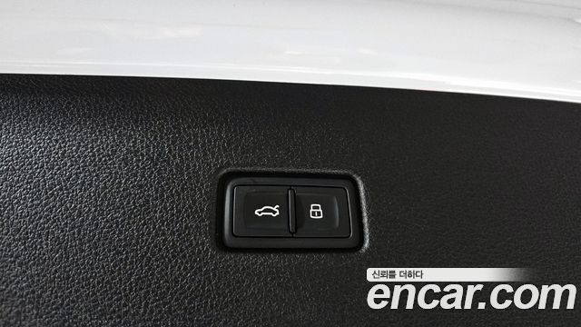 Audi Q8 (4M) 55 TFSI Quattro Premium 2023 — фото 18