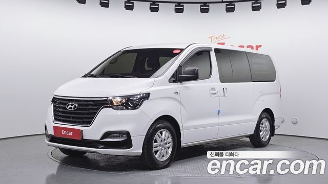 Hyundai Grand Starex Van 5-Seater Modern