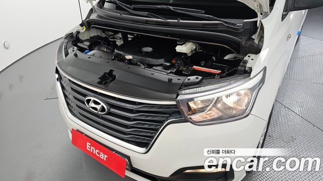 Hyundai Grand Starex Van 5-Seater Modern 2021 — фото 6