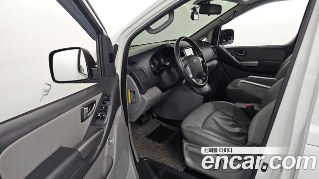 Hyundai Grand Starex Van 5-Seater Modern 2021 — фото 10