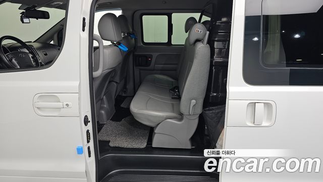 Hyundai Grand Starex Van 5-Seater Modern 2021 — фото 11