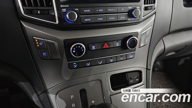 Hyundai Grand Starex Van 5-Seater Modern 2021 — фото 19