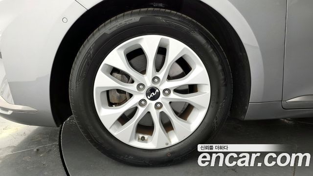 Kia K8 2.5 Gasoline 2WD Noblesse 2022 — фото 5