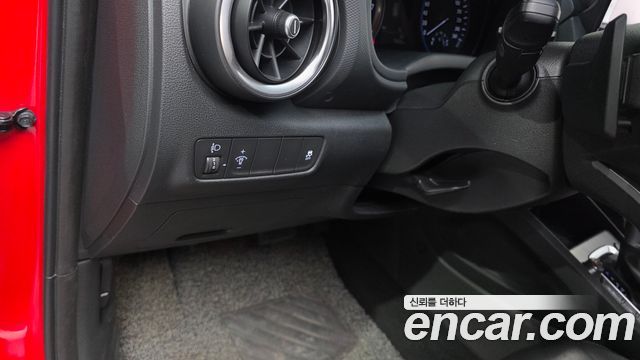 Hyundai Kona Gasoline 2.0 2WD Inspiration 2022 — фото 17