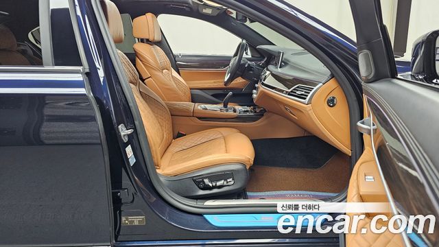 BMW 7 Series (G11) 740d xDrive Design Pure Excellence 2020 — фото 11