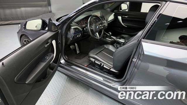BMW 2 Series (F22) 220d M Sport Coupe 2015 — фото 10