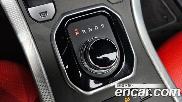 Land Rover Range Rover Evoque 2.0 TD4 SE Dynamic Convertible 2017 — фото 9