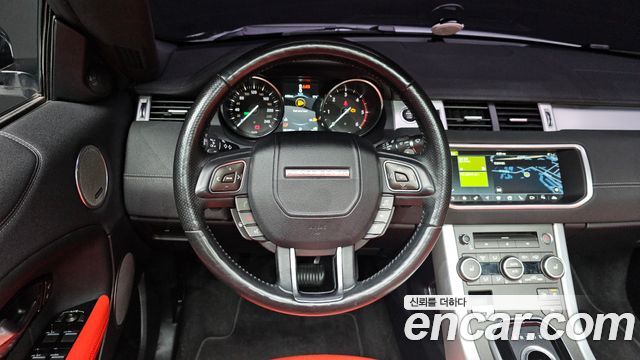 Land Rover Range Rover Evoque 2.0 TD4 SE Dynamic Convertible 2017 — фото 13