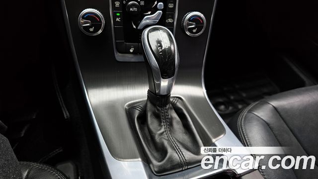 Volvo S60 D2 2nd 2015 — фото 9