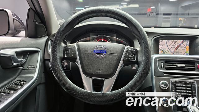 Volvo S60 D2 2nd 2015 — фото 13