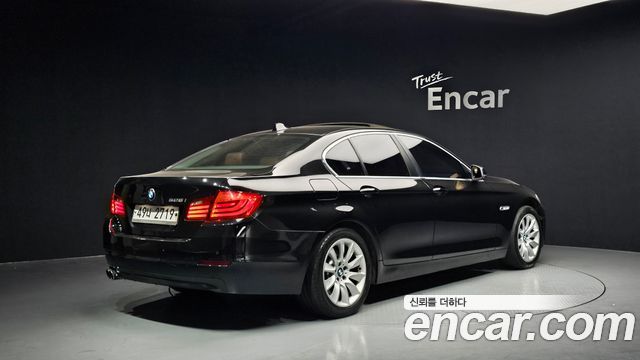 BMW 5 Series (F10) 528i 2012 — фото 2