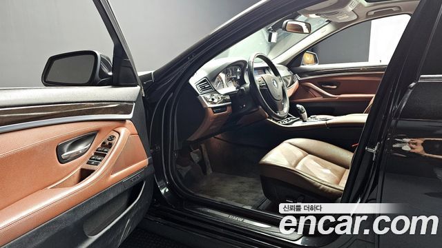 BMW 5 Series (F10) 528i 2012 — фото 12