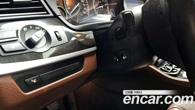 BMW 5 Series (F10) 528i 2012 — фото 13