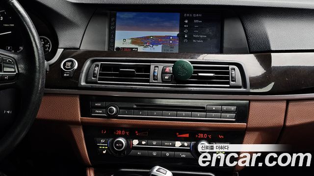 BMW 5 Series (F10) 528i 2012 — фото 16