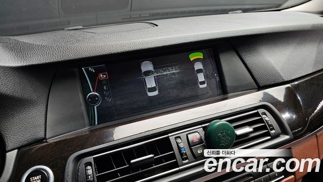 BMW 5 Series (F10) 528i 2012 — фото 17