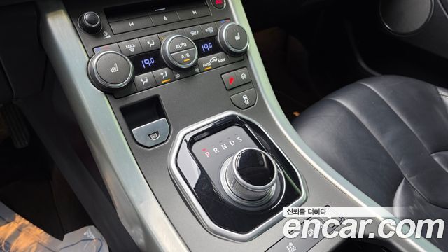 Land Rover Range Rover Evoque 2.2 SD4 Prestige 2015 — фото 9
