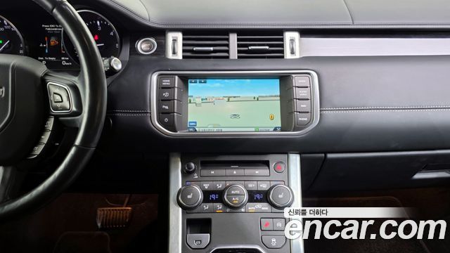 Land Rover Range Rover Evoque 2.2 SD4 Prestige 2015 — фото 18