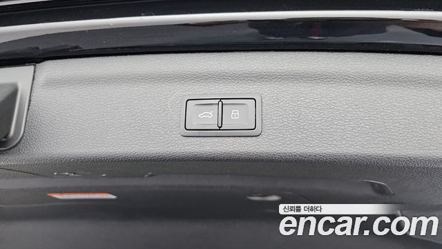 Audi Q3 (F3) 40 TFSI Quattro Premium 2025 — фото 17
