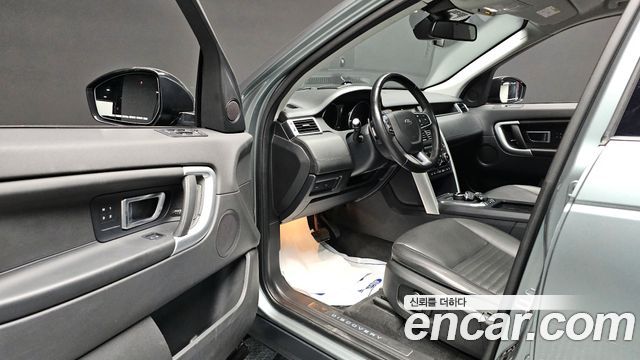 Land Rover Discovery Sport 2.0 TD4 HSE Luxury 2018 — фото 10