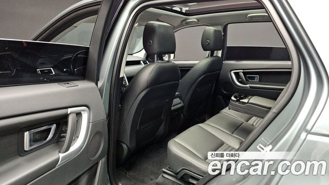 Land Rover Discovery Sport 2.0 TD4 HSE Luxury 2018 — фото 11