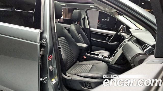 Land Rover Discovery Sport 2.0 TD4 HSE Luxury 2018 — фото 12