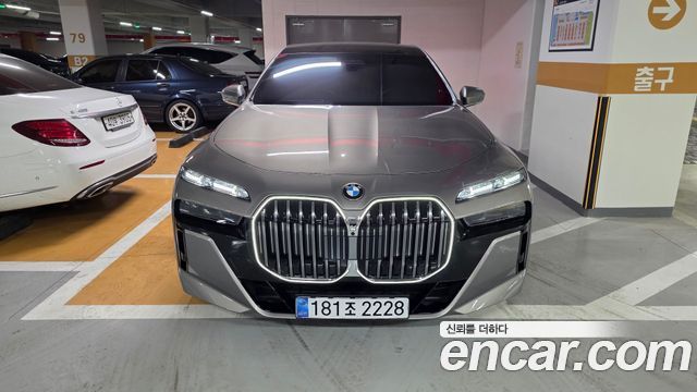 BMW 7 Series (G70) 740d xDrive M Sport 2025 — фото 2