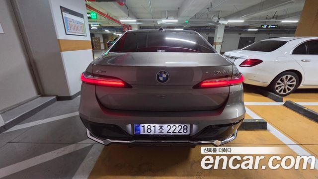 BMW 7 Series (G70) 740d xDrive M Sport 2025 — фото 3