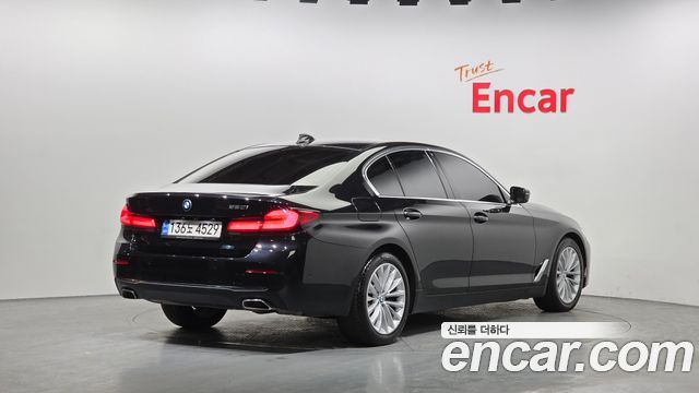 BMW 5 Series (G30) 520i Luxury 2022 — фото 2