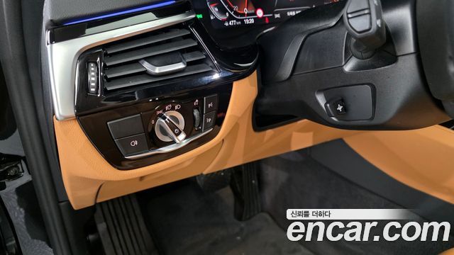BMW 5 Series (G30) 520i Luxury 2022 — фото 14