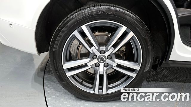 Volvo XC60 (II) T8 R-Design 2021 — фото 5