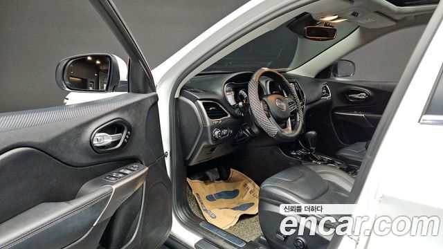 Jeep Cherokee (KL) 2.4 Limited AWD 2020 — фото 10