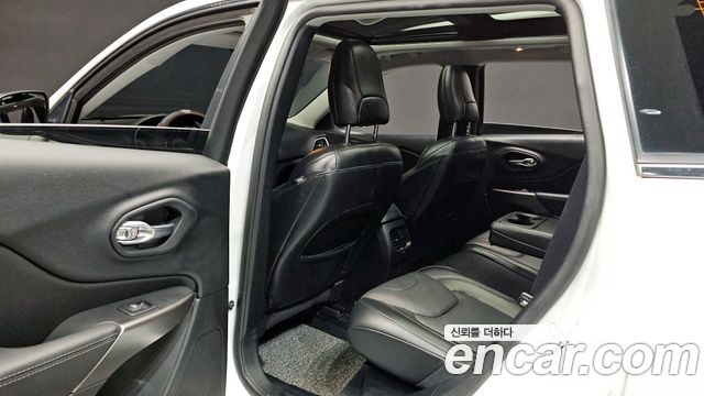 Jeep Cherokee (KL) 2.4 Limited AWD 2020 — фото 11
