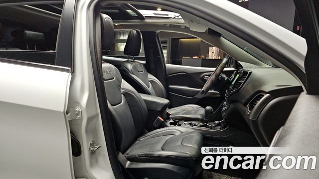 Jeep Cherokee (KL) 2.4 Limited AWD 2020 — фото 12