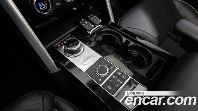 Land Rover Discovery 5 3.0 TD6 HSE Luxury 2017 — фото 9