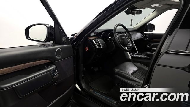 Land Rover Discovery 5 3.0 TD6 HSE Luxury 2017 — фото 10