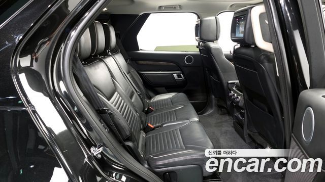 Land Rover Discovery 5 3.0 TD6 HSE Luxury 2017 — фото 12