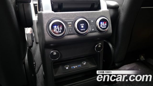 Land Rover Discovery 5 3.0 TD6 HSE Luxury 2017 — фото 17