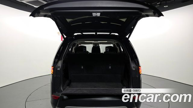 Land Rover Discovery 5 3.0 TD6 HSE Luxury 2017 — фото 20