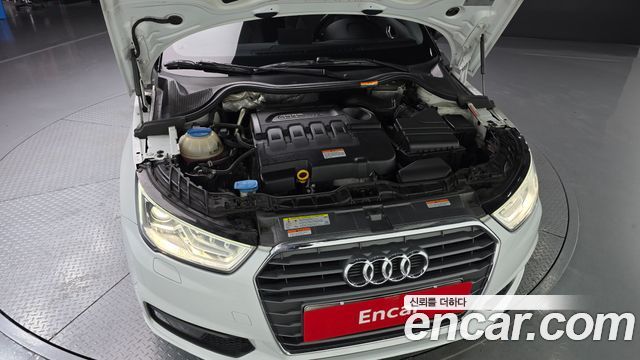 Audi A1 30 TDI Design Premium Sporback 2015 — фото 6