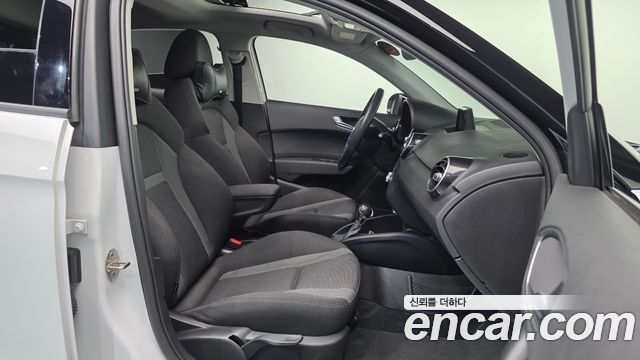 Audi A1 30 TDI Design Premium Sporback 2015 — фото 10