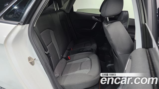 Audi A1 30 TDI Design Premium Sporback 2015 — фото 12