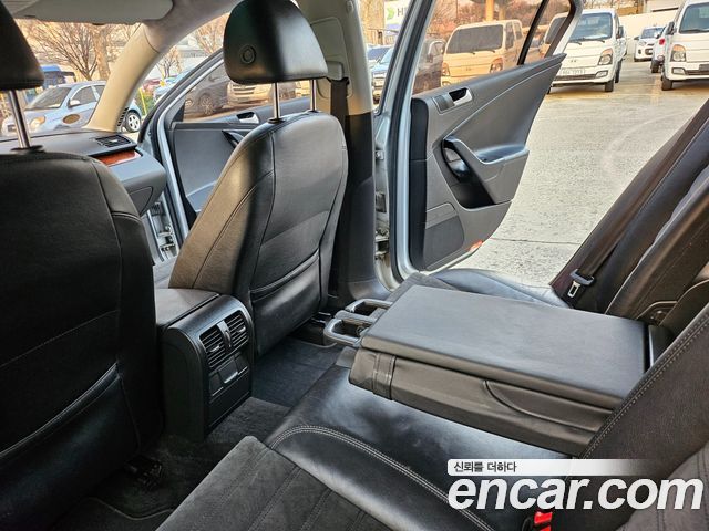 Volkswagen Passat 2.0 TDI Luxury Edition B6 2011 — фото 15