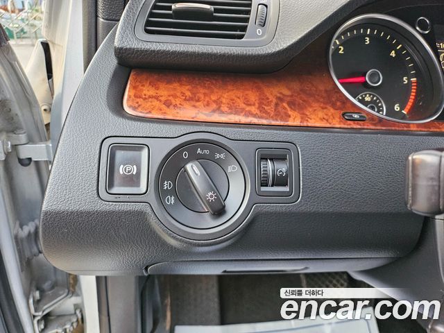 Volkswagen Passat 2.0 TDI Luxury Edition B6 2011 — фото 22