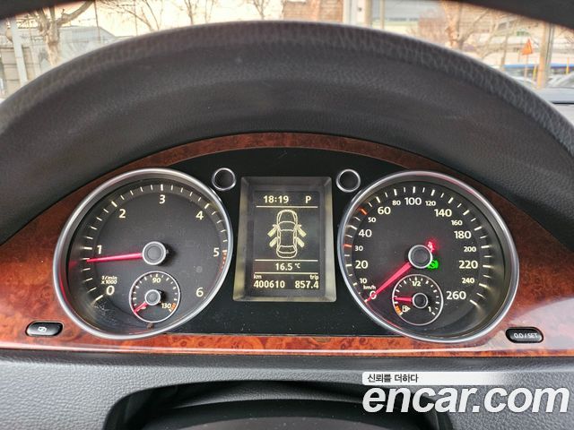 Volkswagen Passat 2.0 TDI Luxury Edition B6 2011 — фото 24