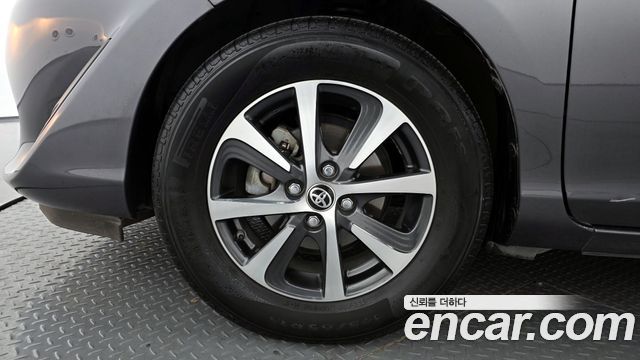 Toyota Prius C 1.5 2018 — фото 5